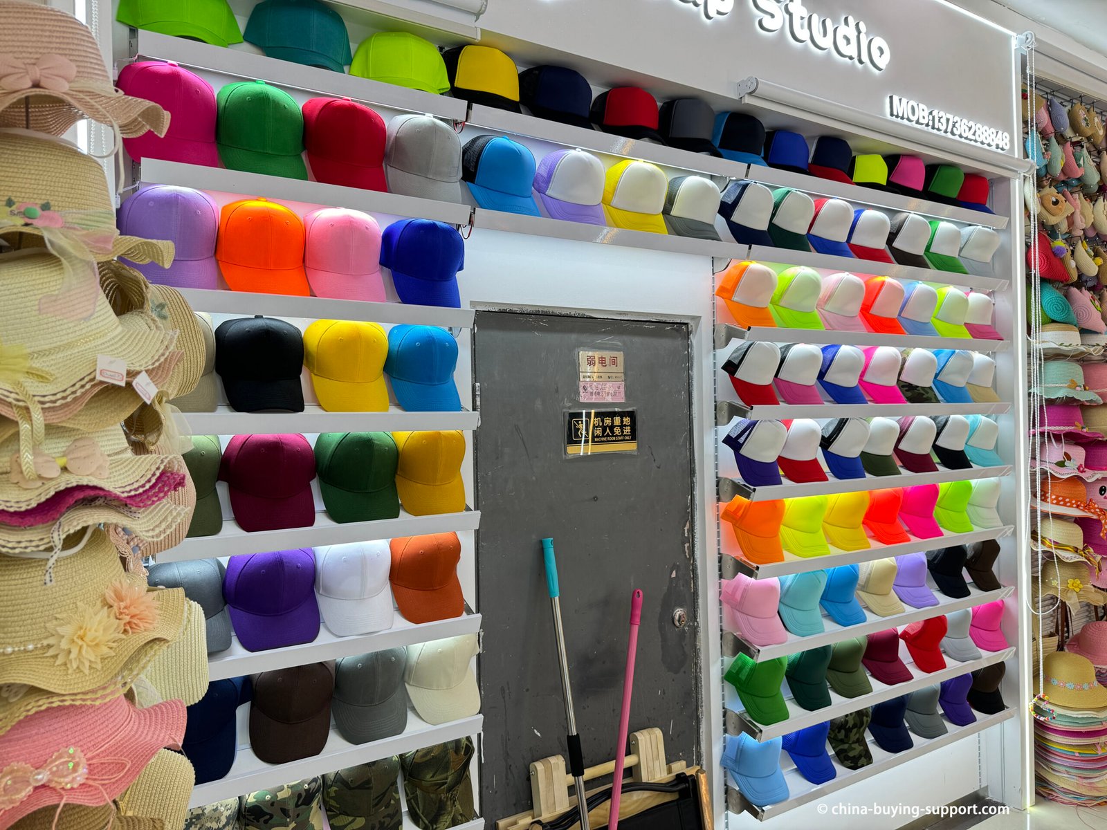 Yiwu Blank Baseball Caps Wholesale – Solid Color & Neon Trucker Hats, ideal for custom branding