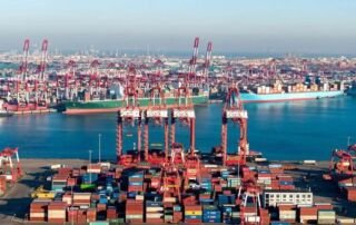 How to import from China infographic explaining supplier sourcing, ordering, payment, QC inspection, sea/air shipping, customs clearance, import duties, and final delivery.